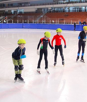 Открытое первенство Центра  по шорт- треку "Зимние потешки" 2023