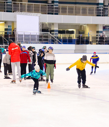 "Зимние потешки 2023" по конькобежному спорту