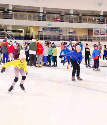 "Зимние потешки 2023" по конькобежному спорту
