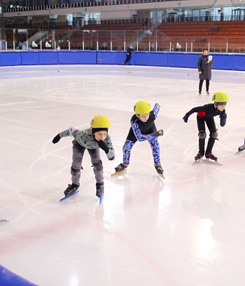 Открытое первенство Центра  по шорт- треку "Зимние потешки" 2023