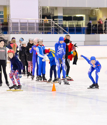 "Зимние потешки 2023" по конькобежному спорту