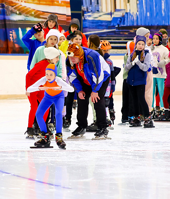 "Зимние потешки 2023" по конькобежному спорту