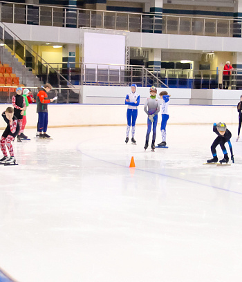 "Зимние потешки 2023" по конькобежному спорту