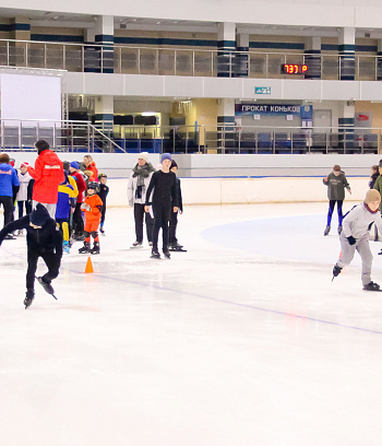 "Зимние потешки 2023" по конькобежному спорту