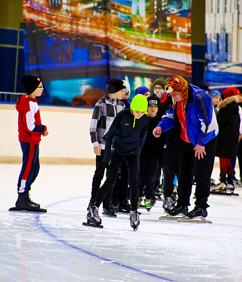 "Зимние потешки 2023" по конькобежному спорту