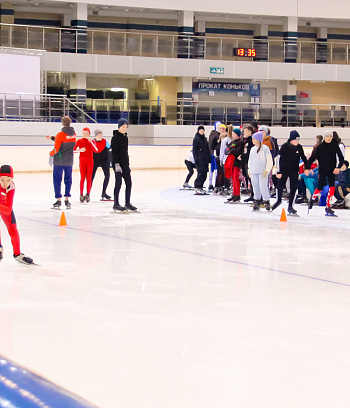 "Зимние потешки 2023" по конькобежному спорту