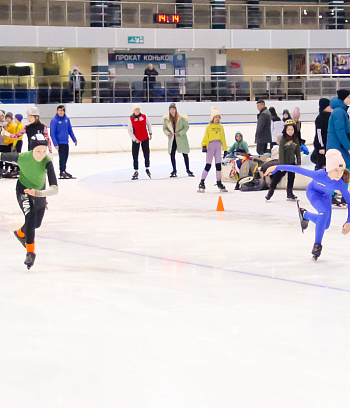 "Зимние потешки 2023" по конькобежному спорту