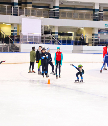 "Зимние потешки 2023" по конькобежному спорту