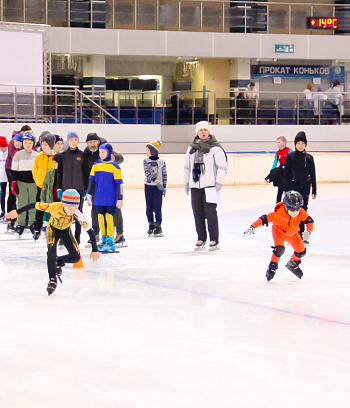 "Зимние потешки 2023" по конькобежному спорту