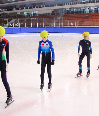 Открытое первенство Центра  по шорт- треку "Зимние потешки" 2023