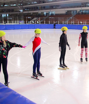 Открытое первенство Центра  по шорт- треку "Зимние потешки" 2023