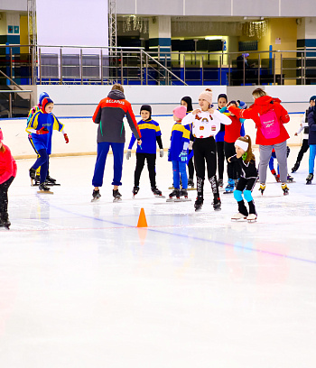 "Зимние потешки 2023" по конькобежному спорту