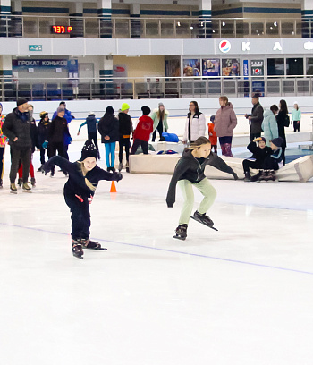 "Зимние потешки 2023" по конькобежному спорту