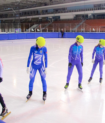 Открытое первенство Центра  по шорт- треку "Зимние потешки" 2023