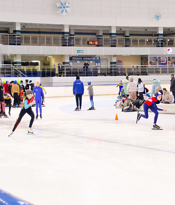 "Зимние потешки 2023" по конькобежному спорту