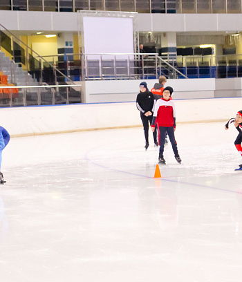 "Зимние потешки 2023" по конькобежному спорту