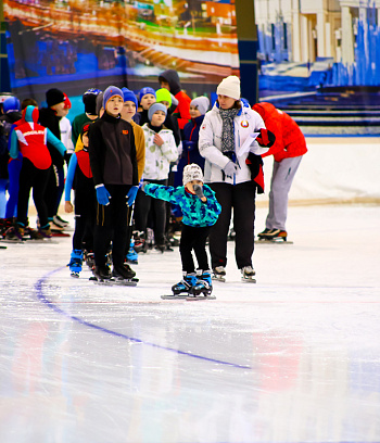 "Зимние потешки 2023" по конькобежному спорту