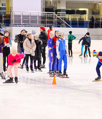 "Зимние потешки 2023" по конькобежному спорту