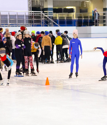 "Зимние потешки 2023" по конькобежному спорту