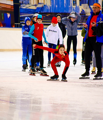 "Зимние потешки 2023" по конькобежному спорту
