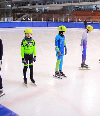 Открытое первенство Центра  по шорт- треку "Зимние потешки" 2023