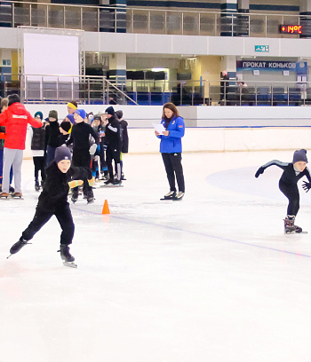 "Зимние потешки 2023" по конькобежному спорту