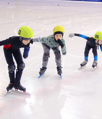 Открытое первенство Центра  по шорт- треку "Зимние потешки" 2023