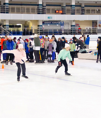 "Зимние потешки 2023" по конькобежному спорту