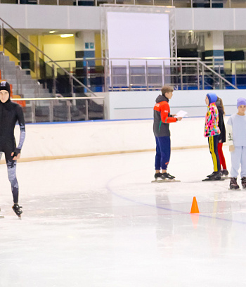 "Зимние потешки 2023" по конькобежному спорту