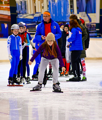 "Зимние потешки 2023" по конькобежному спорту