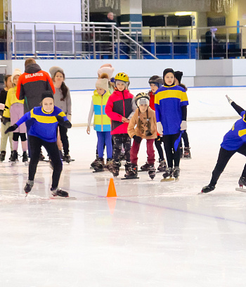 "Зимние потешки 2023" по конькобежному спорту