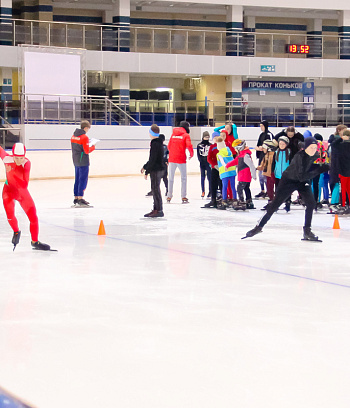 "Зимние потешки 2023" по конькобежному спорту