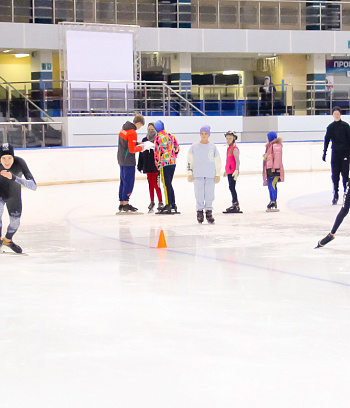 "Зимние потешки 2023" по конькобежному спорту