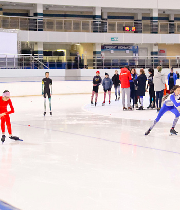 "Зимние потешки 2023" по конькобежному спорту