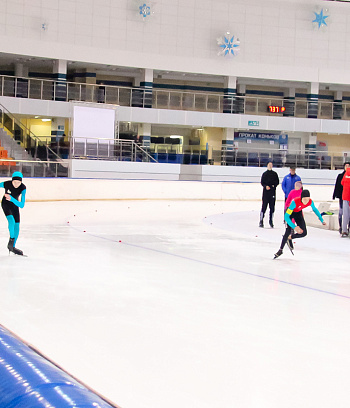 "Зимние потешки 2023" по конькобежному спорту