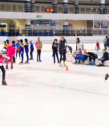 "Зимние потешки 2023" по конькобежному спорту