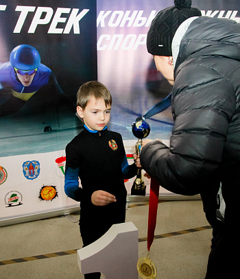 Открытое первенство Центра  по шорт- треку "Зимние потешки" 2023