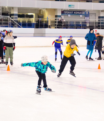 "Зимние потешки 2023" по конькобежному спорту