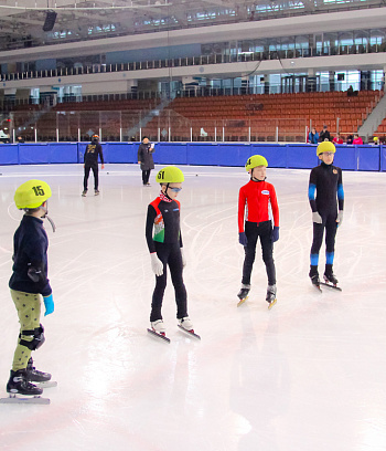 Открытое первенство Центра  по шорт- треку "Зимние потешки" 2023