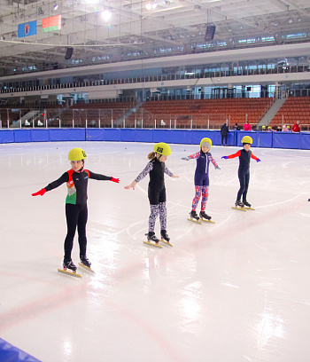 Открытое первенство Центра  по шорт- треку "Зимние потешки" 2023