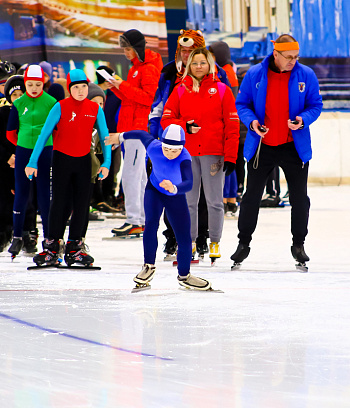 "Зимние потешки 2023" по конькобежному спорту