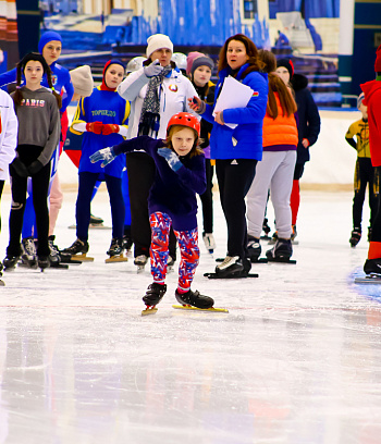 "Зимние потешки 2023" по конькобежному спорту