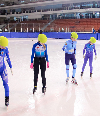 Открытое первенство Центра  по шорт- треку "Зимние потешки" 2023