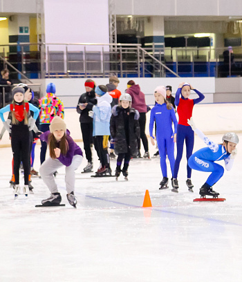 "Зимние потешки 2023" по конькобежному спорту