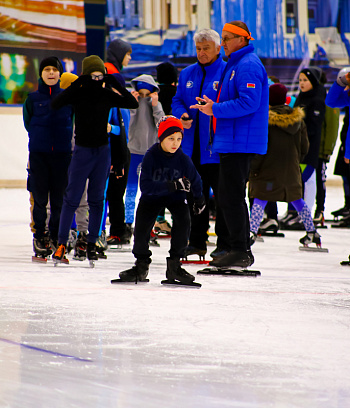 "Зимние потешки 2023" по конькобежному спорту