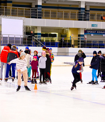 "Зимние потешки 2023" по конькобежному спорту