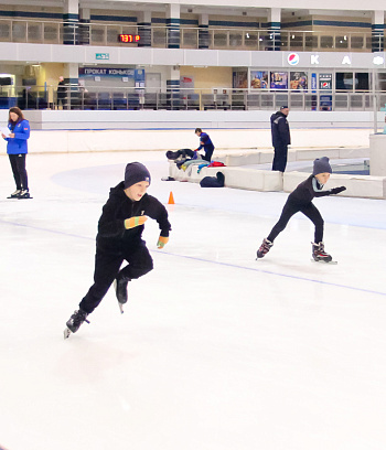 "Зимние потешки 2023" по конькобежному спорту