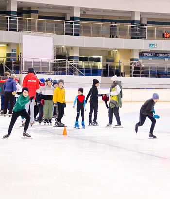 "Зимние потешки 2023" по конькобежному спорту