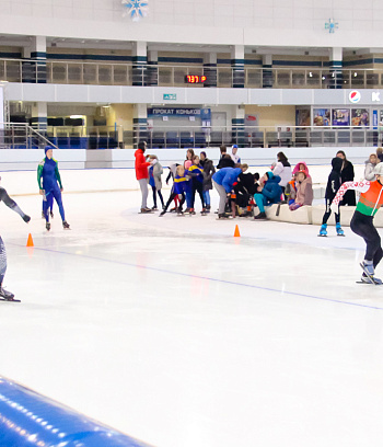 "Зимние потешки 2023" по конькобежному спорту