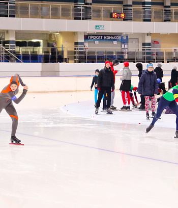 "Зимние потешки 2023" по конькобежному спорту